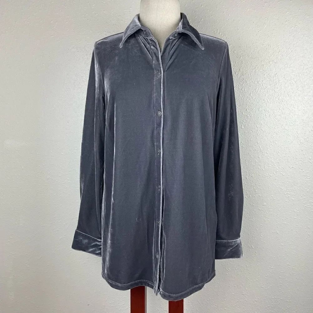 NWOT Croft & Barrow Gray Velour Button Down Shirt Size S EUC